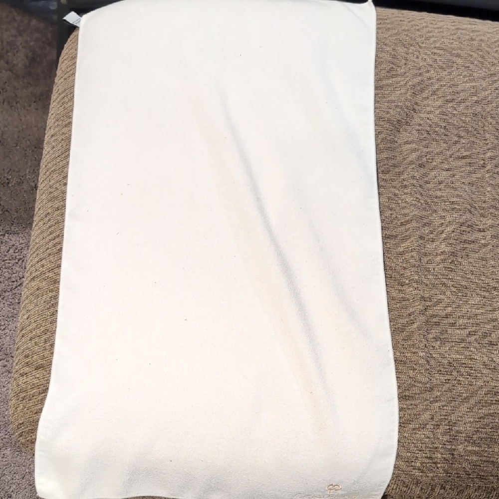 ColorProof Towel - Picture 2 of 3